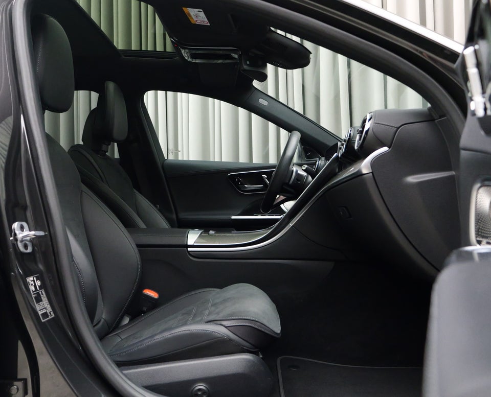 Mercedes C300 de 2,0 AMG Line stc. aut. 5d