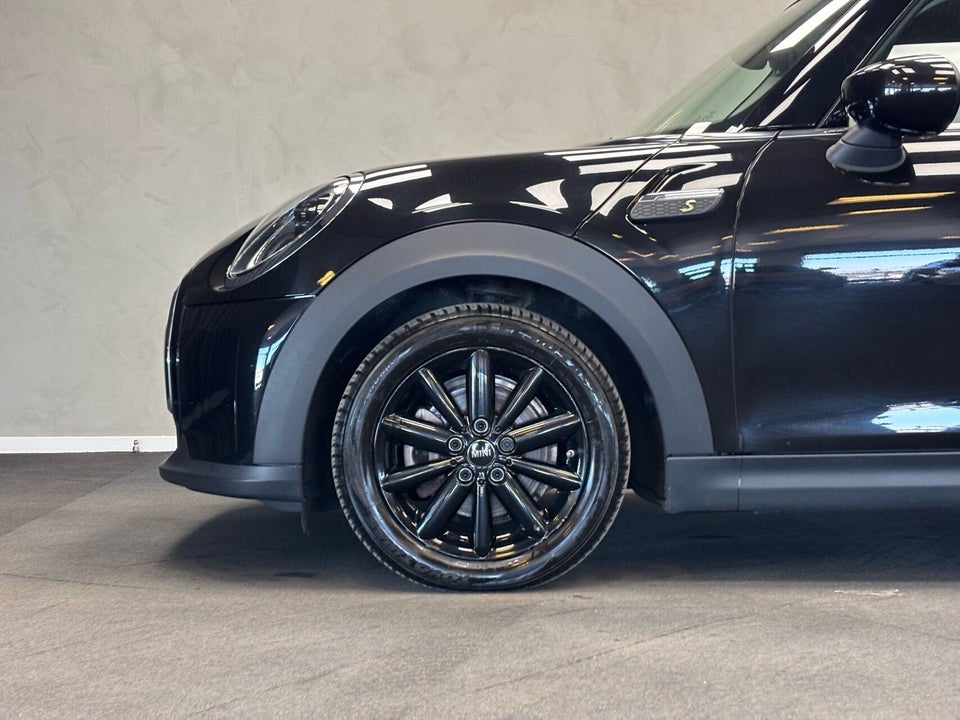 MINI Cooper SE Essential 3d