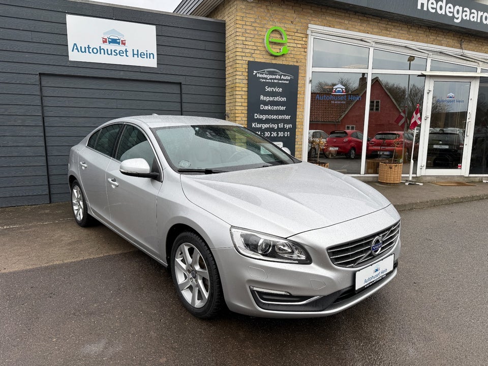 Volvo S60 1,6 T4 180 Summum 4d