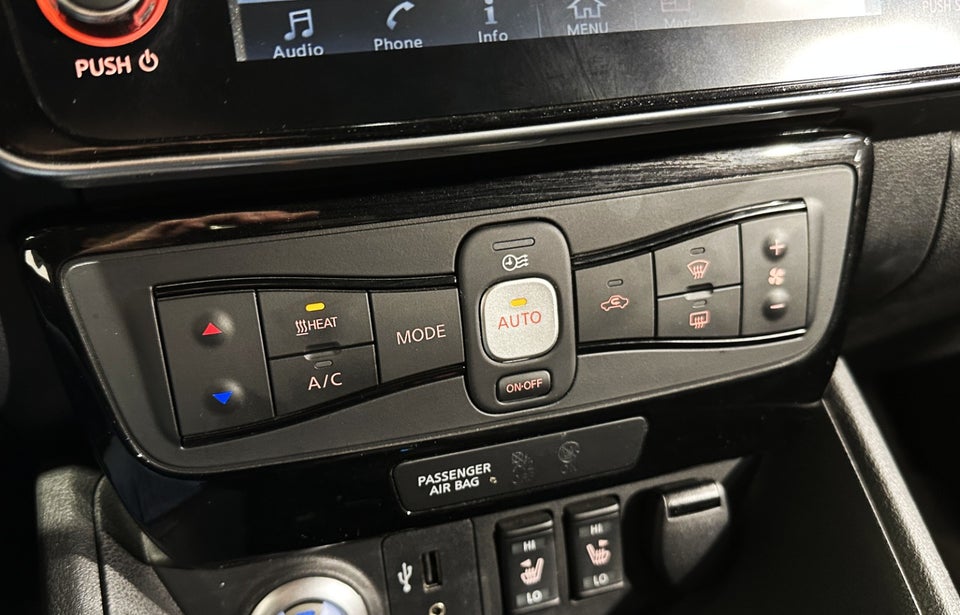 Nissan Leaf 40 Tekna 5d