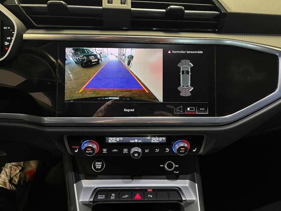 Audi Q3 45 TFSi e Attitude plus S-tr. 5d