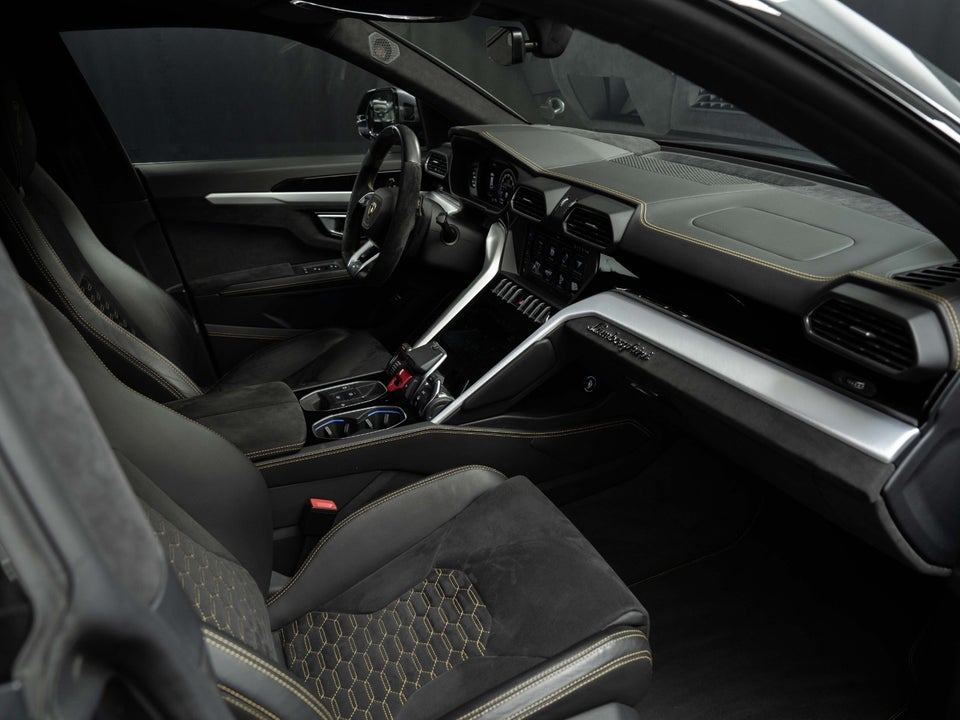 Lamborghini Urus 4,0  5d