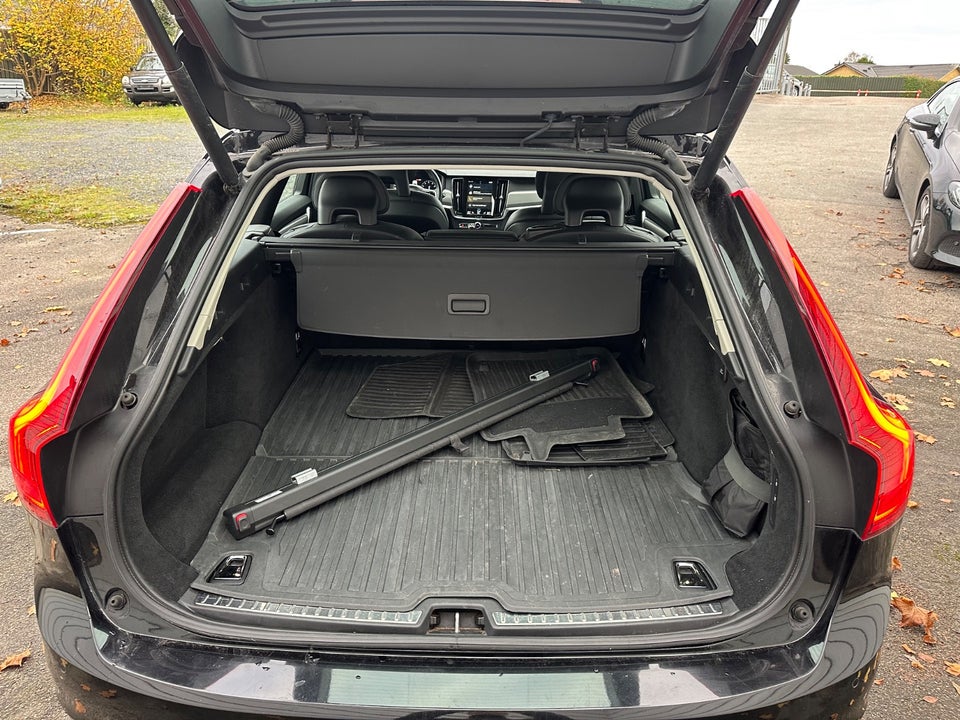 Volvo V90 2,0 T4 190 Momentum aut. 5d