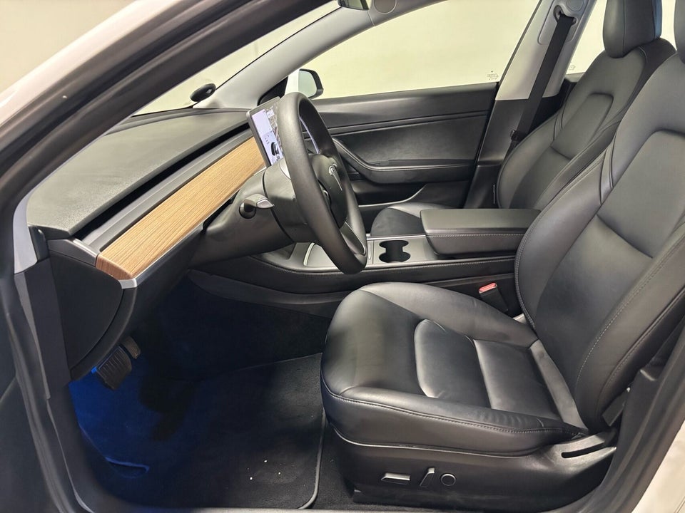 Tesla Model 3 Long Range AWD 4d