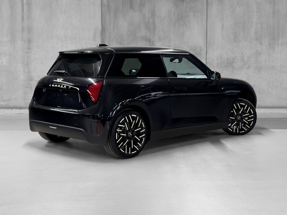 MINI Cooper SE Favoured Trim M 3d