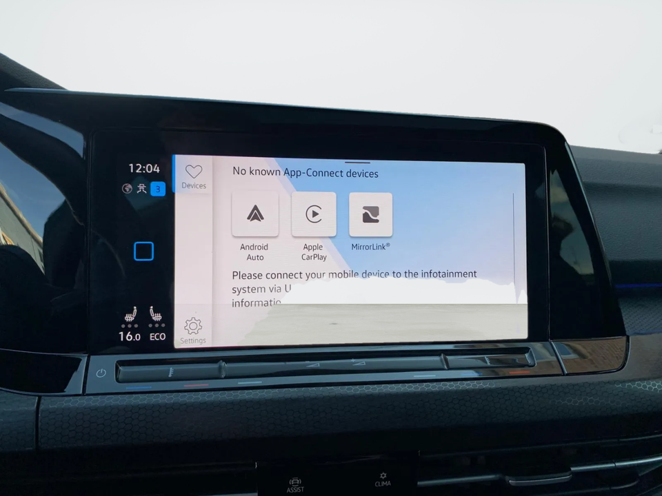 VW Golf VIII 1,4 GTE DSG 5d