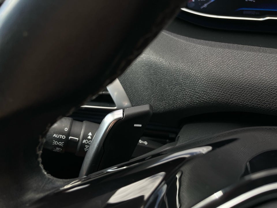 Peugeot 3008 1,2 PureTech 130 Allure 5d