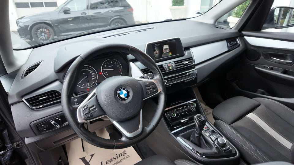 BMW 218i 1,5 Active Tourer Advantage 5d