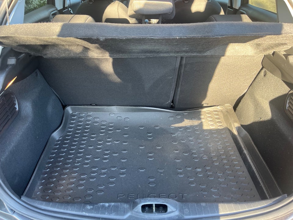 Peugeot 208 1,2 VTi 82 Allure 5d