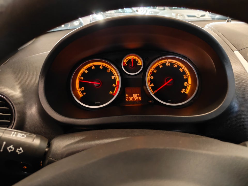 Opel Corsa 1,2 16V Cool 5d