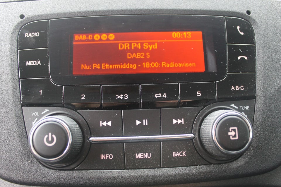 Iveco Daily 2,3 35S14 Alukasse m/lift 2d