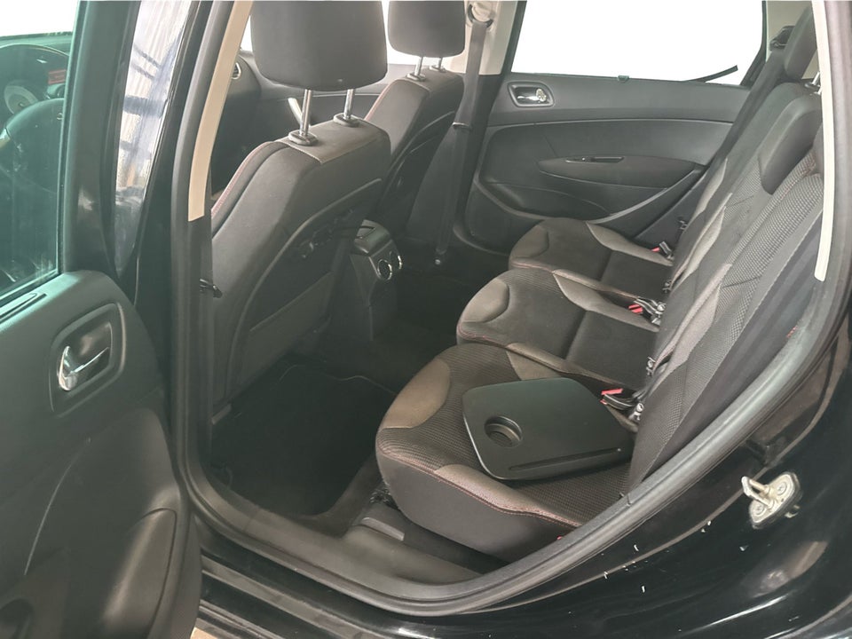 Peugeot 308 1,6 e-HDi 112 Sportium SW 5d