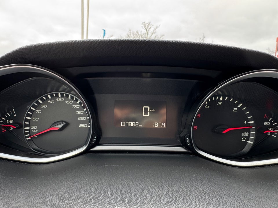 Peugeot 308 1,6 BlueHDi 120 Allure SW 5d