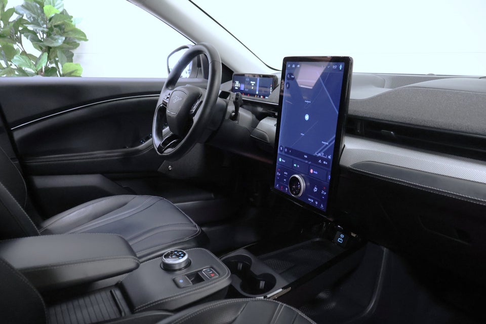 Ford Mustang Mach-E 75 Standard Range AWD 5d