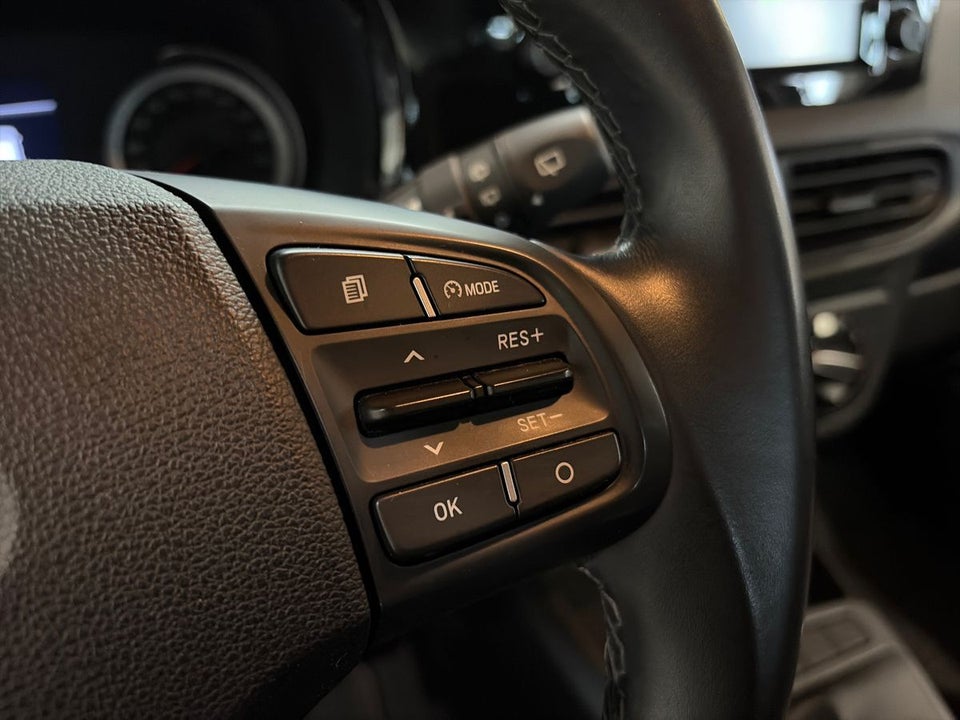 Hyundai i10 1,0 MPi Essential AMT 5d