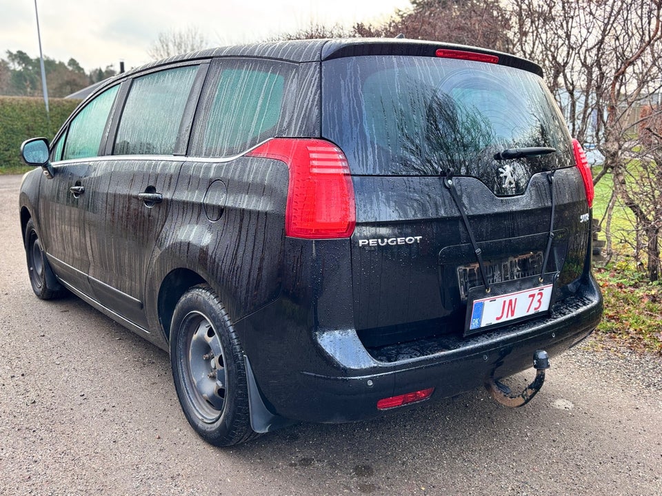 Peugeot 5008 1,6 HDi 112 Premium 5d