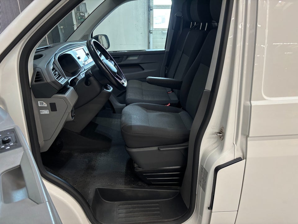 VW Transporter 2,0 TDi 150 Kassevogn DSG lang