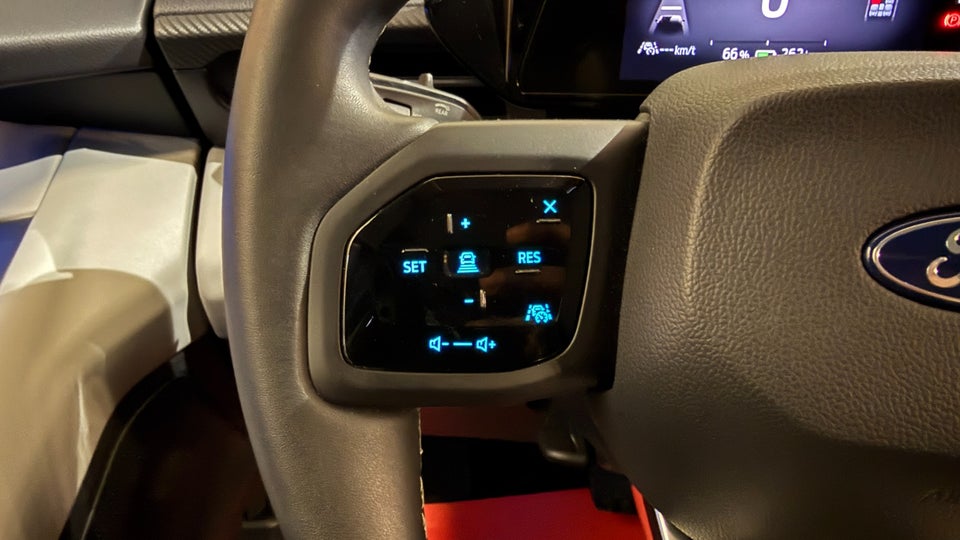 Ford Explorer 77 Premium Extended Range 5d