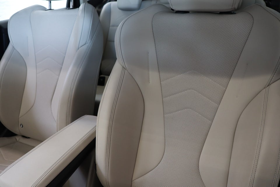 BMW iX1 xDrive30 X-Line 5d