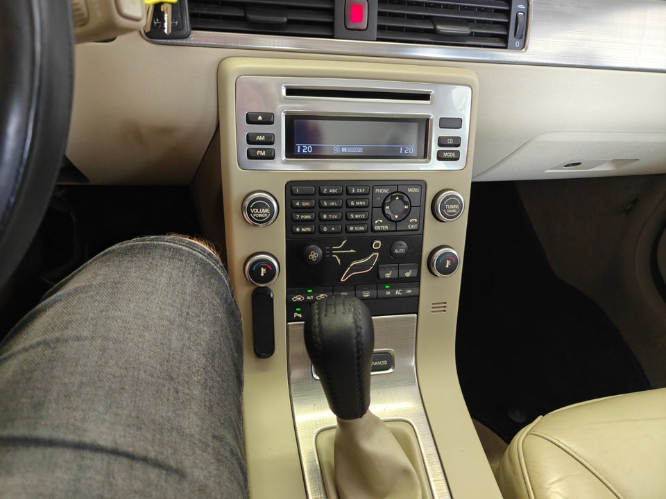 Volvo V70 2,5 T Momentum 5d
