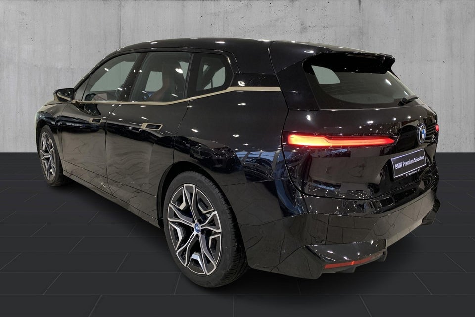 BMW iX xDrive40 Supercharged 5d