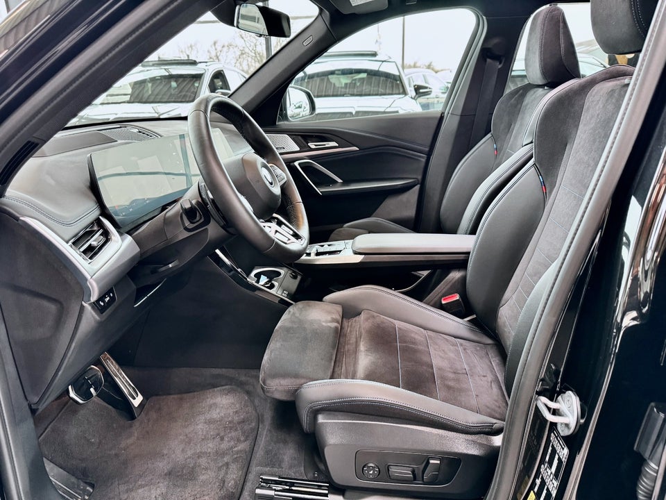 BMW iX1 xDrive30 Fully Charged M-Sport 5d