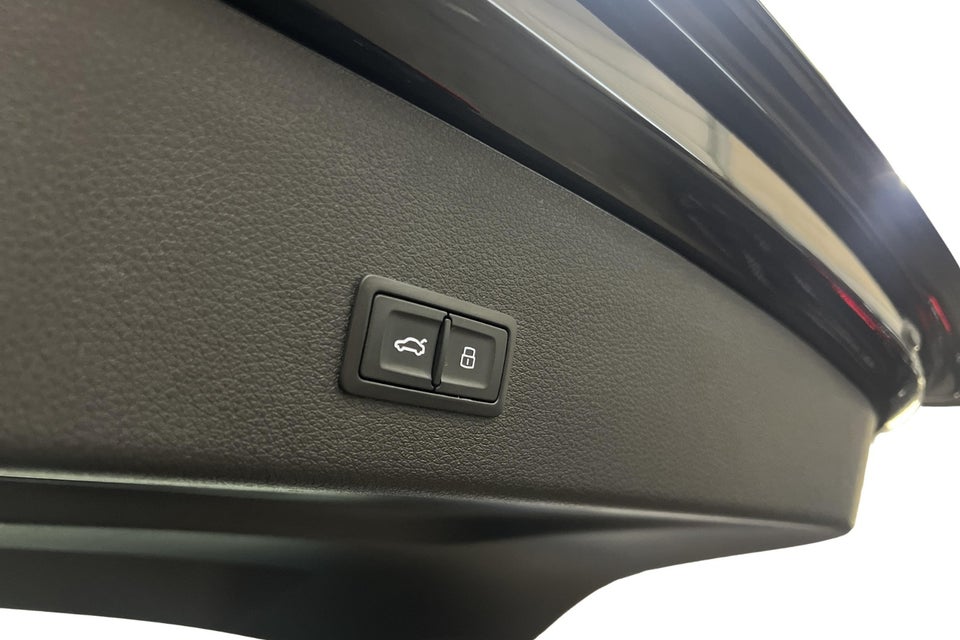 Audi e-tron 55 S-line Sportback quattro 5d