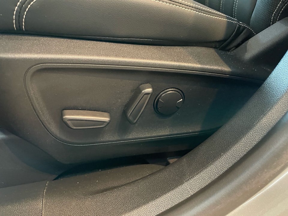 Ford Kuga 2,5 PHEV Vignale CVT 5d