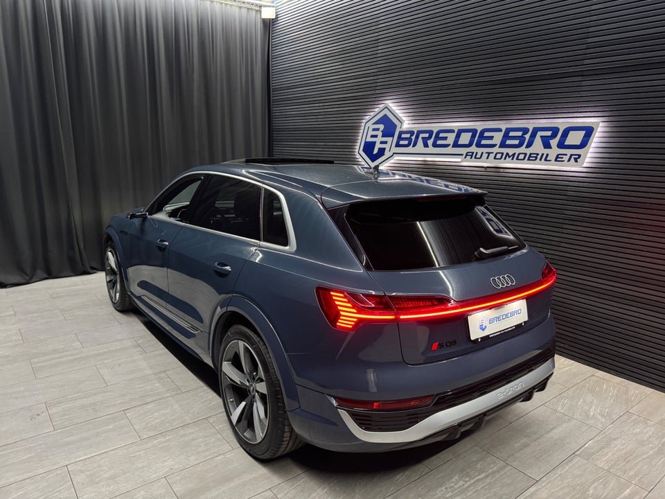 Audi SQ8 e-tron quattro 5d