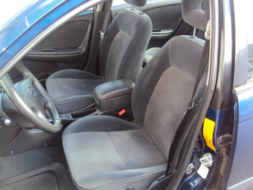 Toyota Avensis 1,8 VVT-i Natura 4d