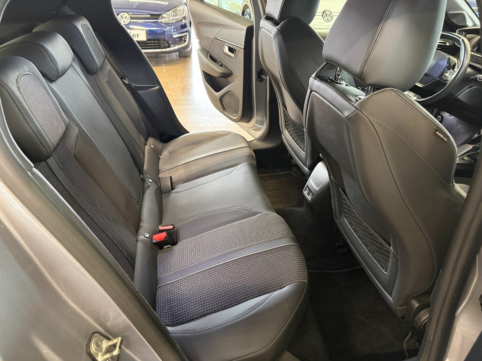 Peugeot e-208 50 GT Line 5d