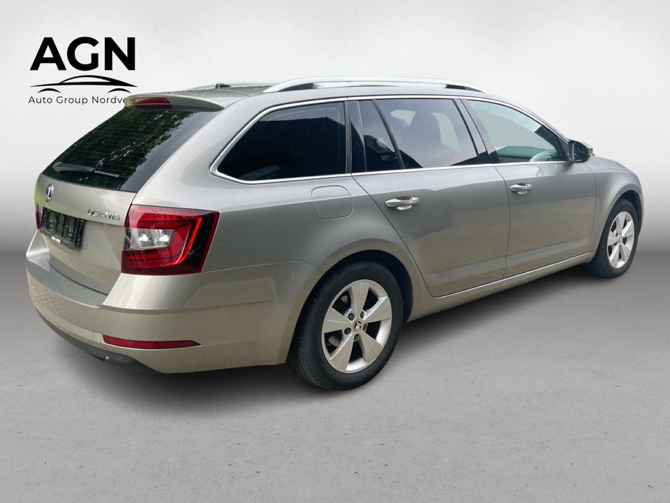 Skoda Octavia 1,6 TDi 115 Style Business Combi DSG 5d