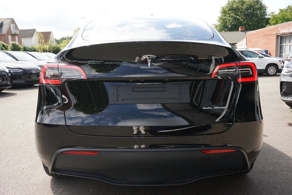 Tesla Model Y Long Range AWD 5d
