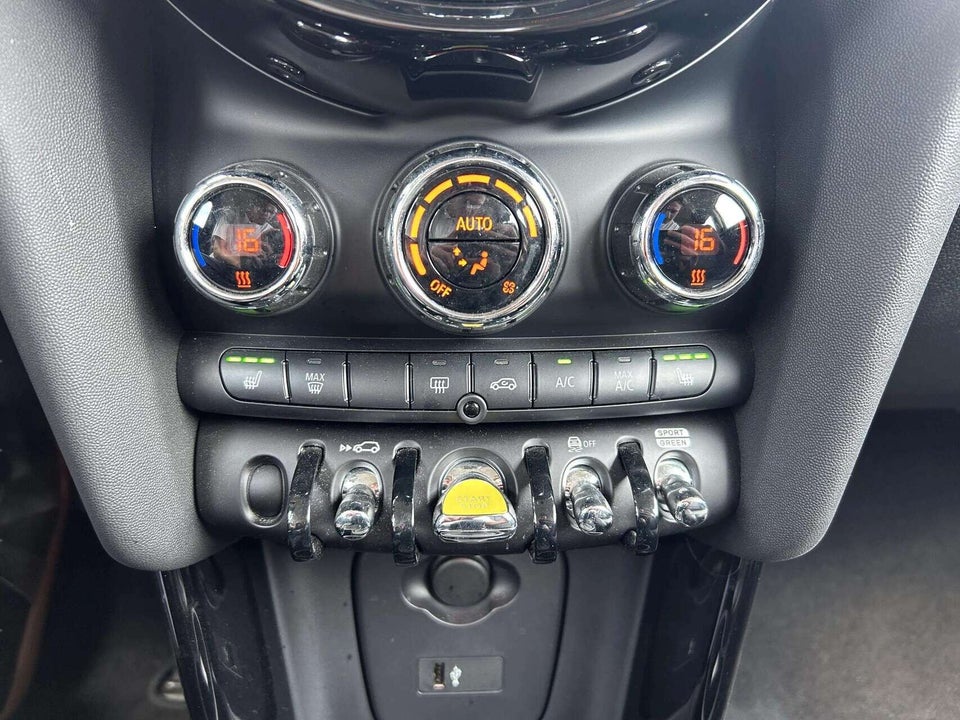 MINI Cooper SE Classic Trim 3d