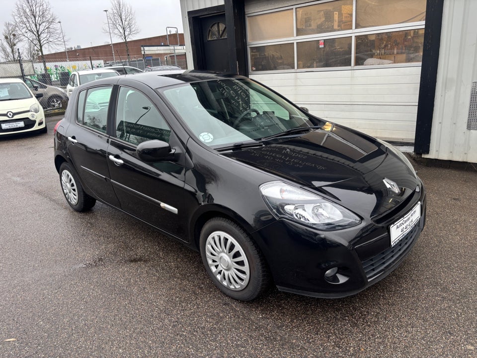 Renault Clio III 1,2 16V Authentique 5d
