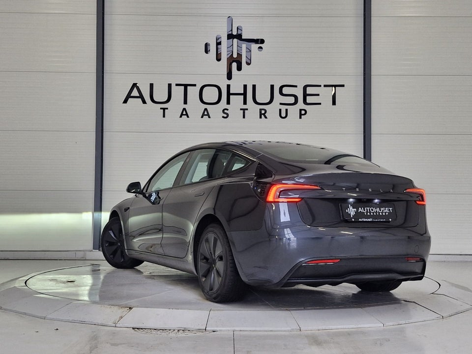 Tesla Model 3 RWD 4d