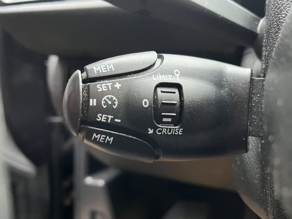 Peugeot 308 1,2 e-THP 130 Allure SW 5d