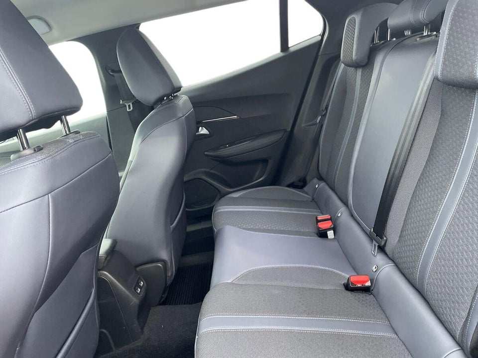 Peugeot 2008 1,2 PureTech 100 Allure Pack 5d