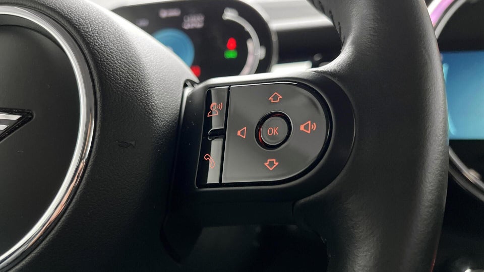 MINI Cooper SE Essential 3d