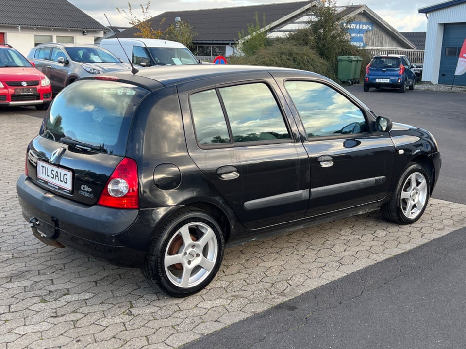 Renault Clio II 1,2 8V Storia 5d