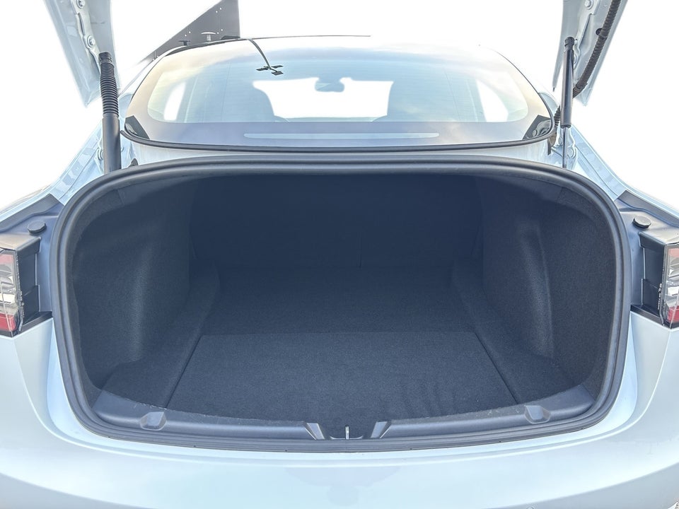 Tesla Model 3 Standard Range+ RWD 4d