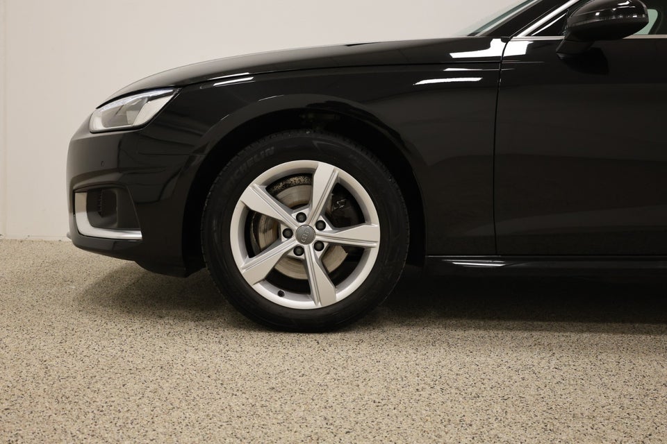 Audi A4 40 TFSi Advanced plus S-tr. 4d