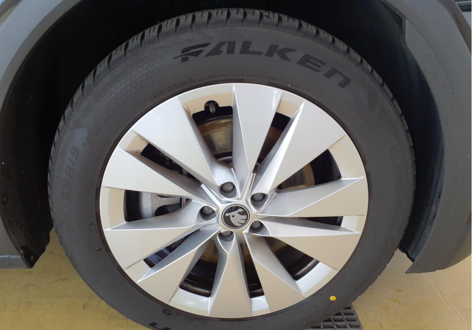 Skoda Elroq 85 iV Loft 5d