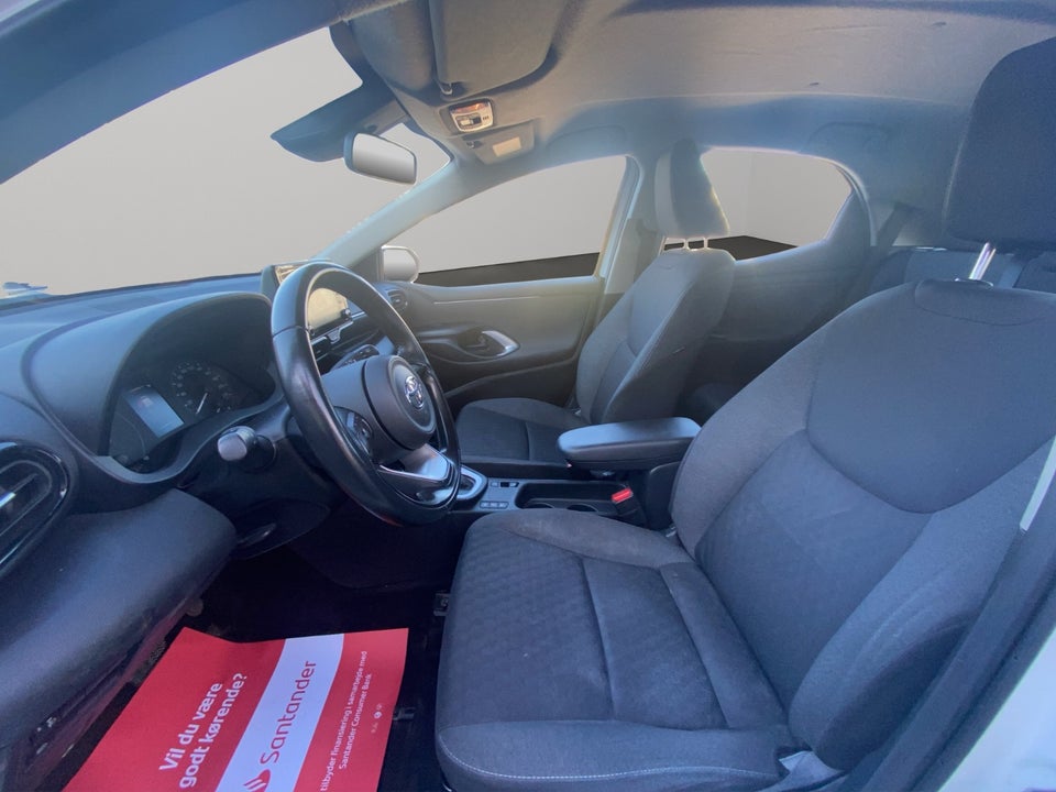 Toyota Yaris 1,5 Hybrid Essential e-CVT 5d