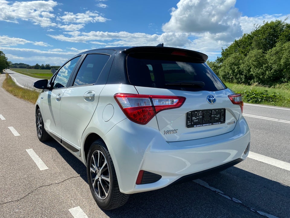 Toyota Yaris 1,5 Hybrid H3 Premium e-CVT 5d