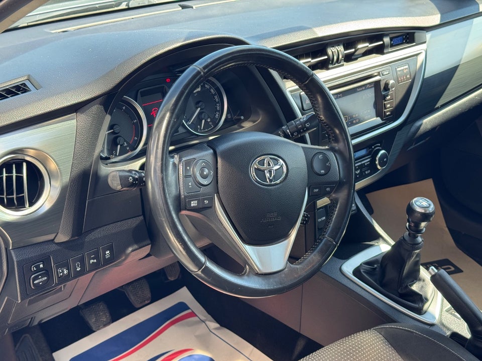 Toyota Auris 2,0 D-4D T2 5d