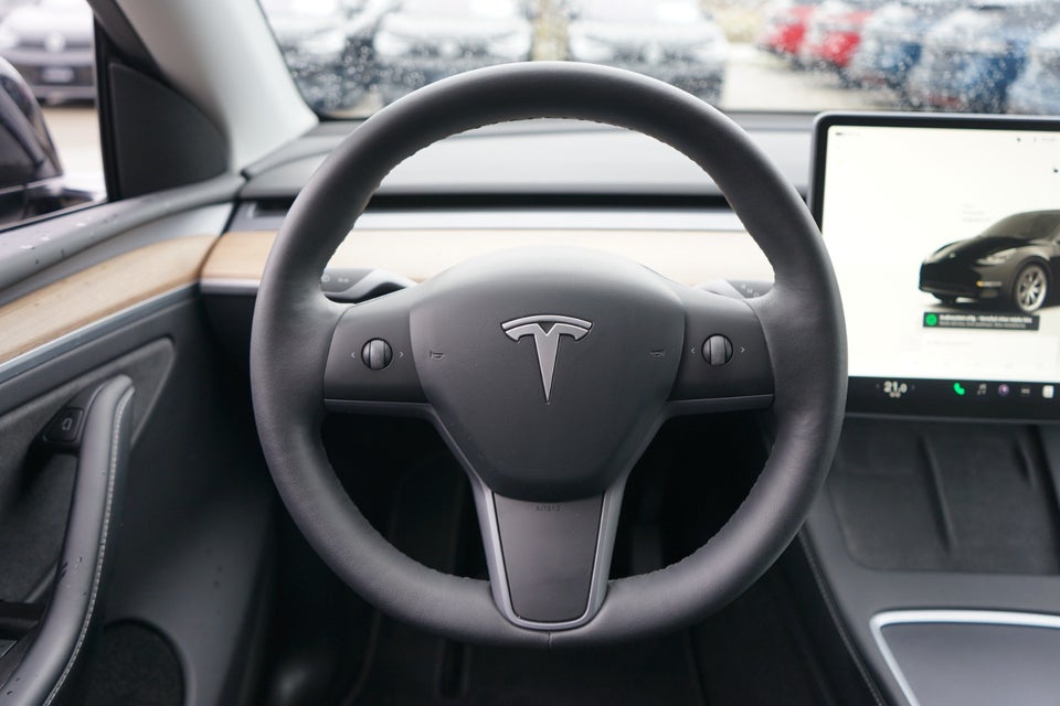 Tesla Model Y Long Range AWD 5d