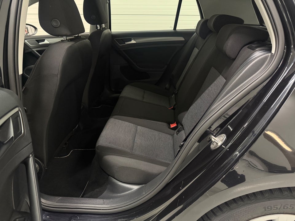 VW Golf VII 1,6 TDi 110 BlueMotion 5d