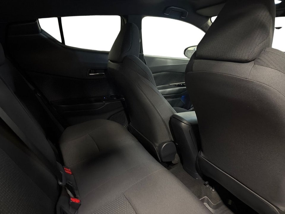 Toyota C-HR 1,8 Hybrid C-LUB CVT 5d