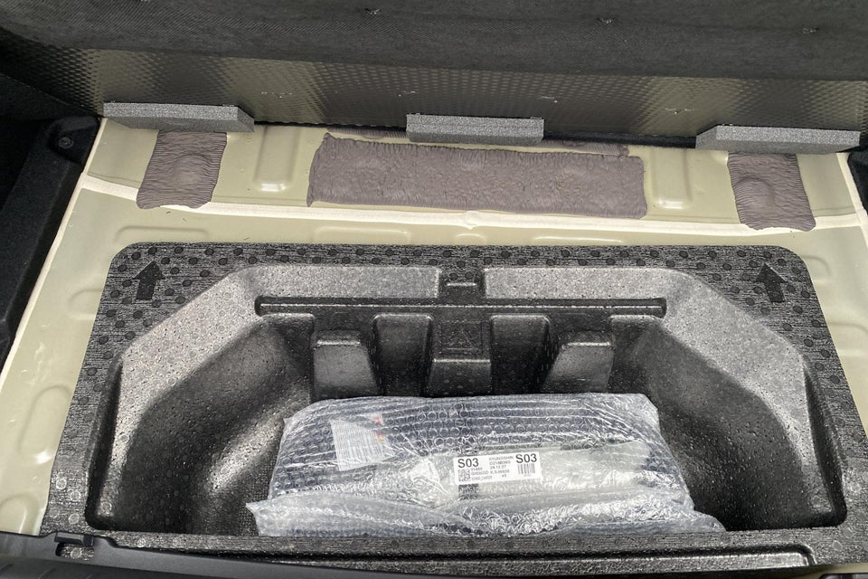 Hyundai Ioniq 6 77 Essential 4d